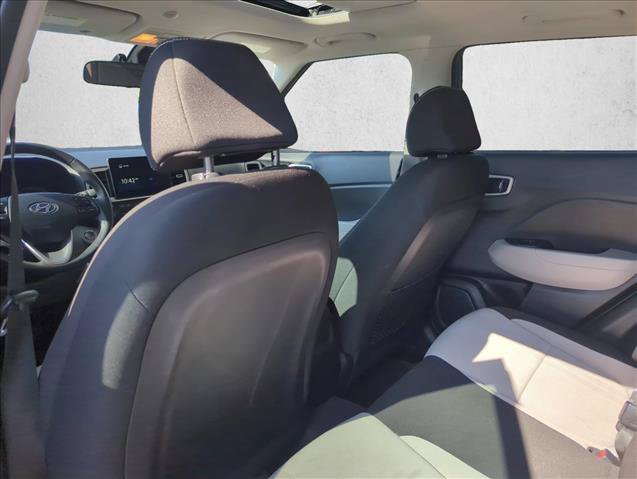 Used 2021 Hyundai Venue SEL w/ Premium Package FWD image 23