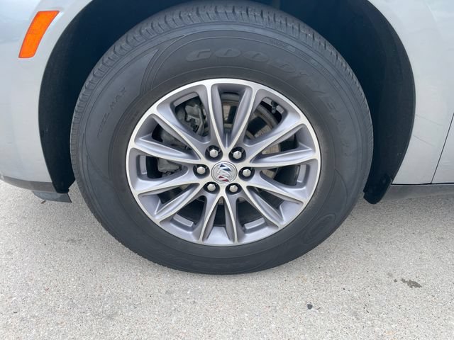 Used 2023 Buick Enclave Essence AWD/4WD image 29