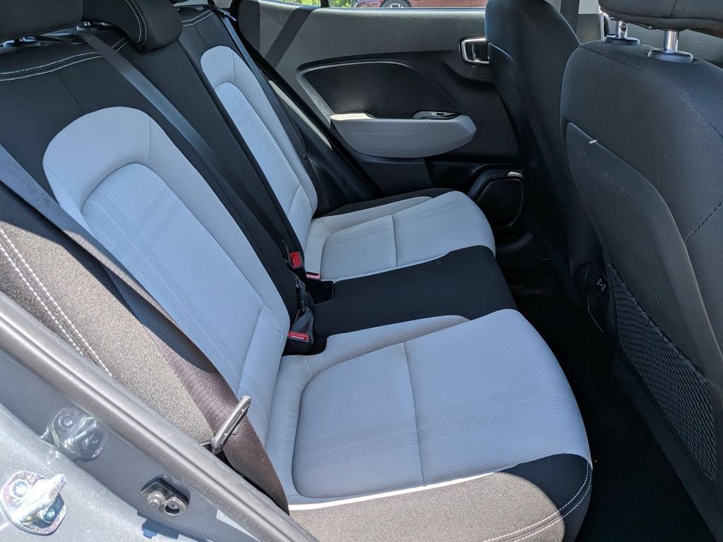Used 2025 Hyundai Venue SEL FWD image 27