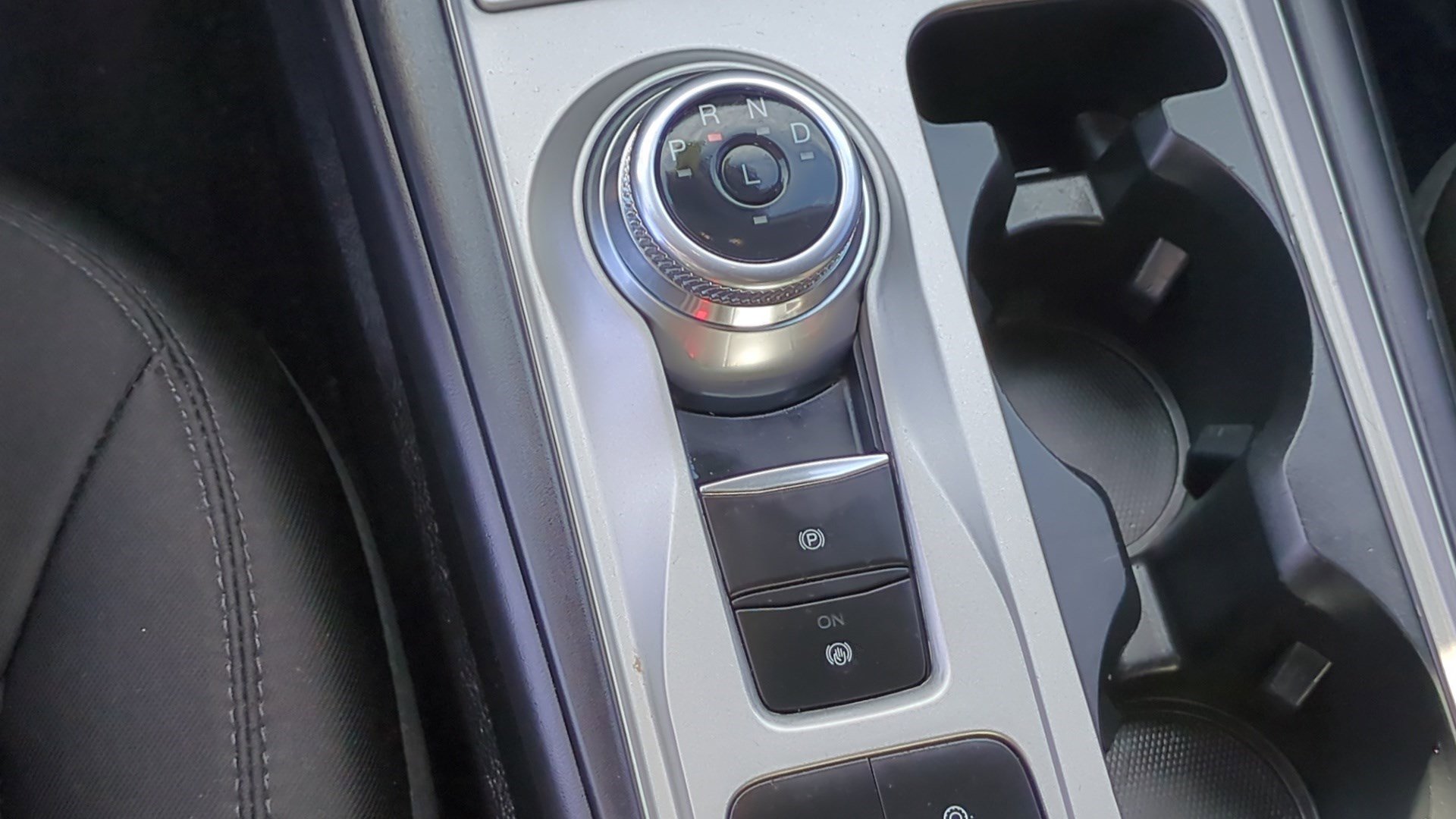 Used 2023 Ford Explorer XLT image 25