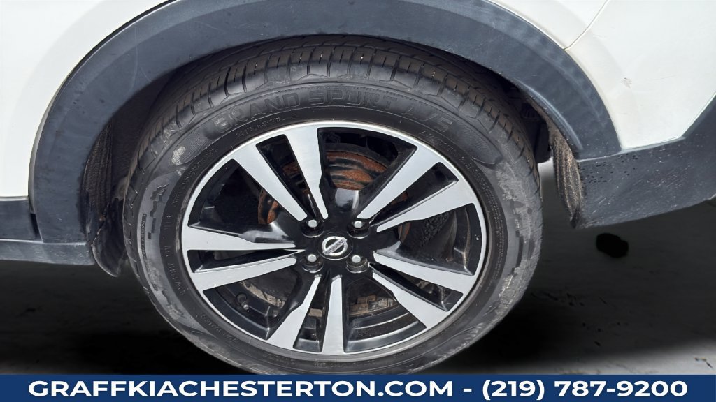 Used 2018 Nissan Kicks SR FWD image 39