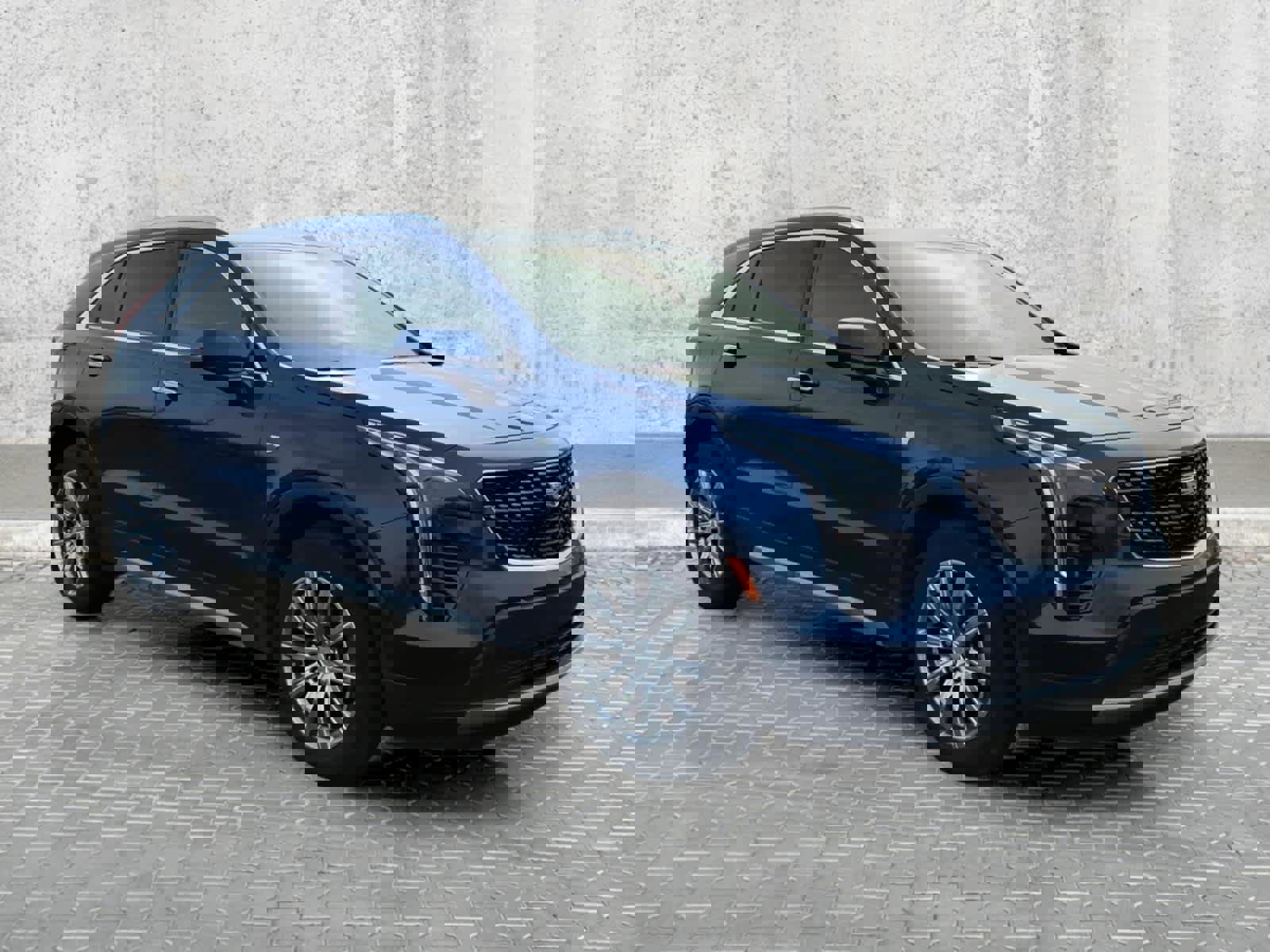 Used 2019 Cadillac XT4 Premium Luxury w/ Technology Package image 2