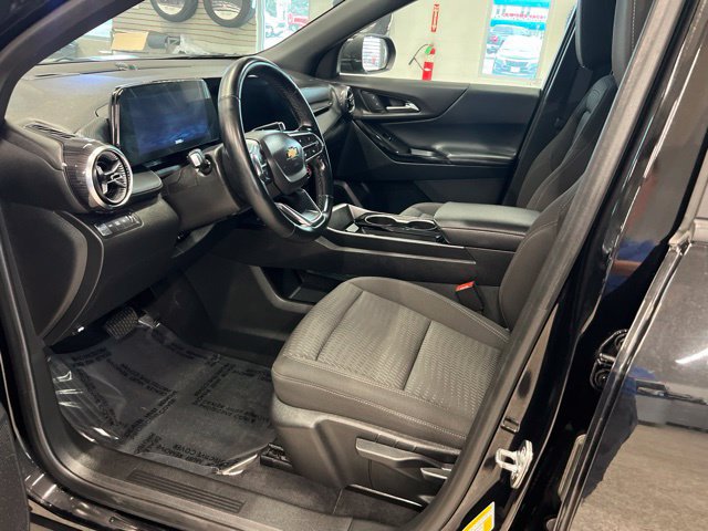 Used 2025 Chevrolet Equinox LT AWD/4WD image 17