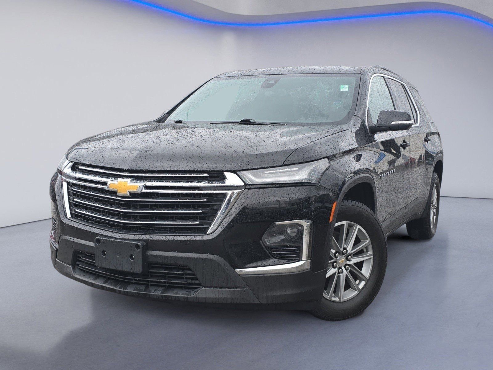 Used 2023 Chevrolet Traverse LT image 2