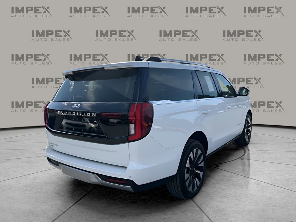Used 2025 Ford Expedition Platinum w/ Driver's Package image 5