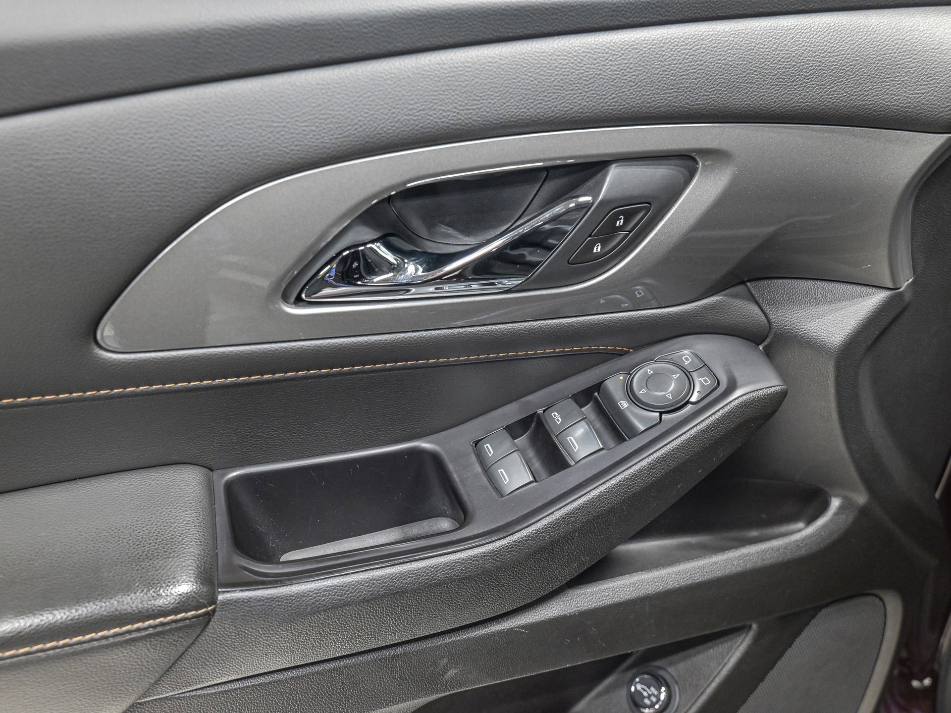 Used 2020 Chevrolet Traverse LT w/ LPO, Floor Liner Package image 15