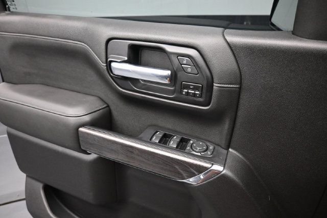 Used 2020 Chevrolet Silverado 1500 LTZ w/ LTZ Premium Package AWD/4WD image 15