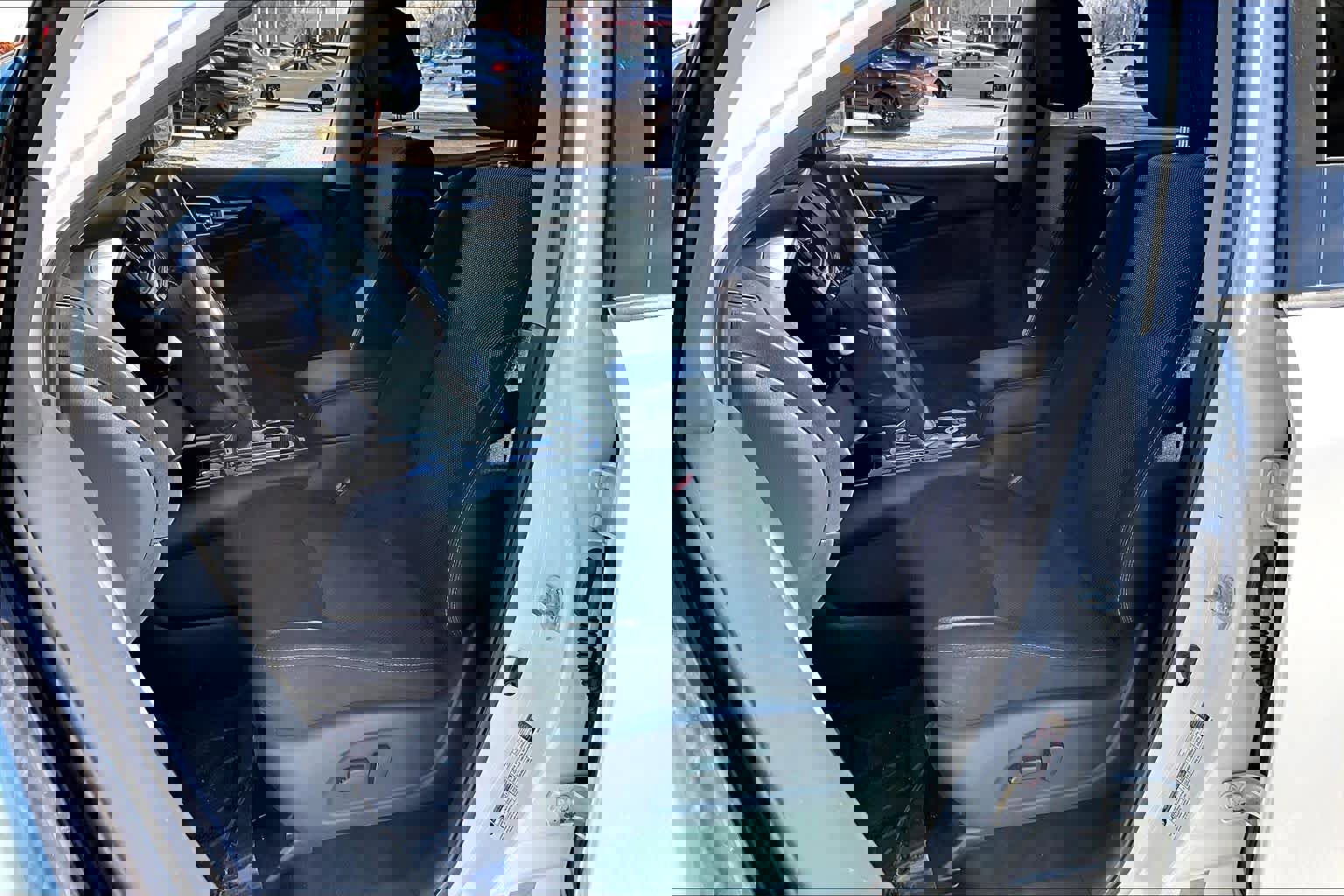 Used 2018 Nissan Pathfinder SV image 7