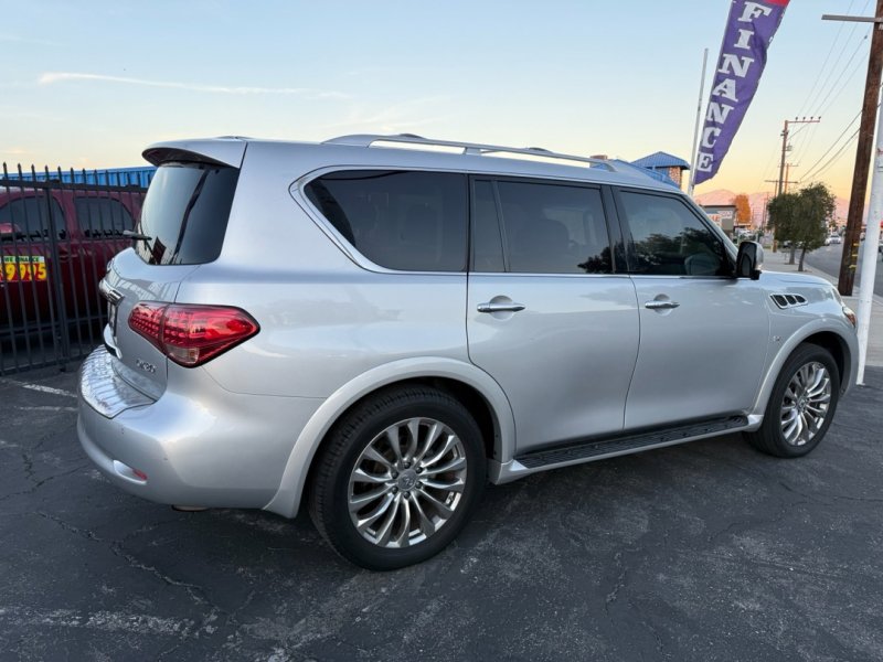 Used 2016 INFINITI QX80 Luxe w/ 22" Wheel Package image 7