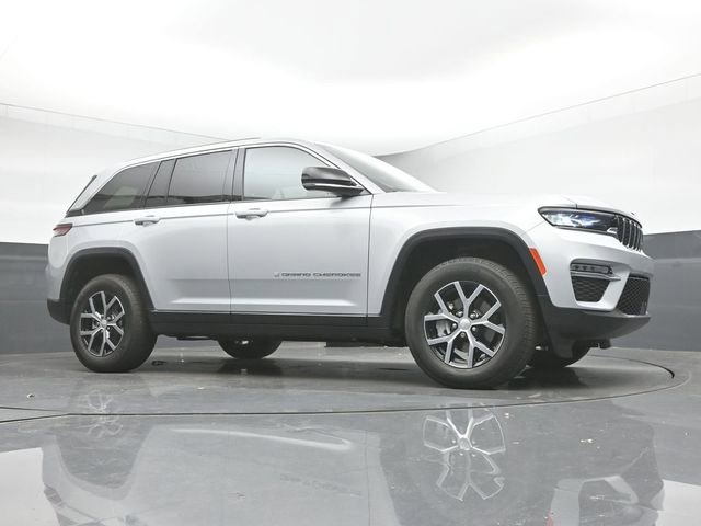 Used 2023 Jeep Grand Cherokee Limited image 30