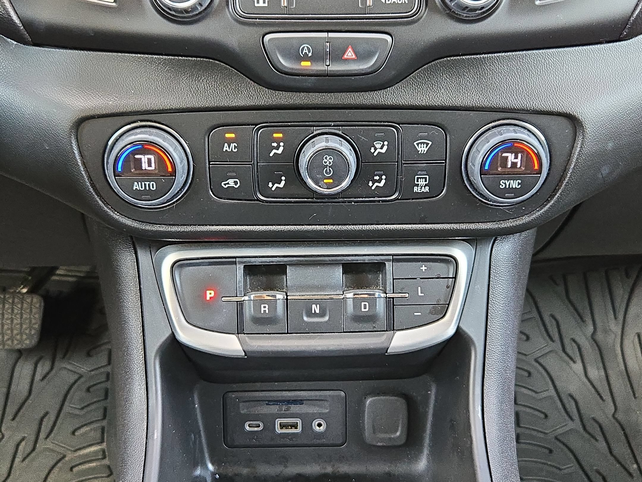 Used 2023 GMC Terrain SLT FWD image 18