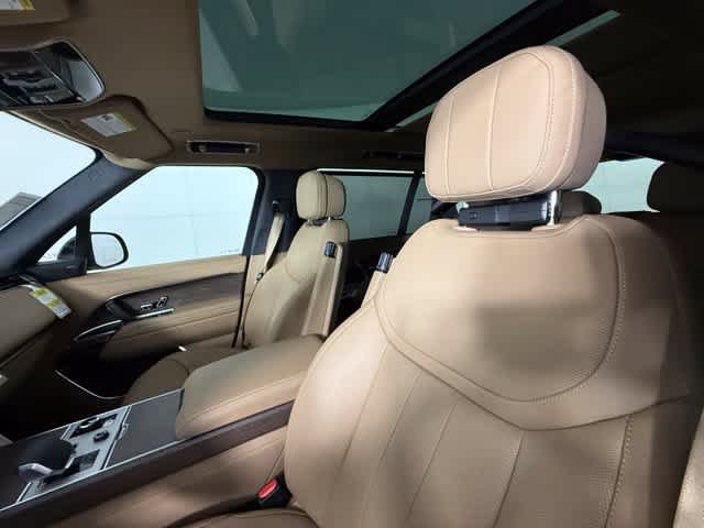 New 2027 Land Rover Range Rover Long Wheelbase SE AWD/4WD image 5