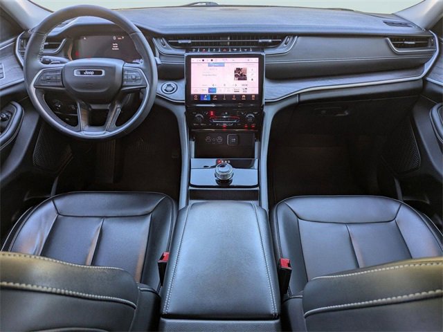 Used 2023 Jeep Grand Cherokee Limited image 16