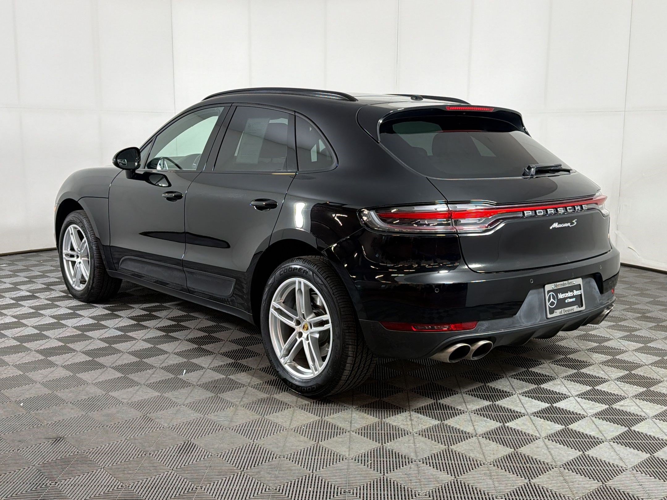 Used 2021 Porsche Macan S AWD/4WD image 3