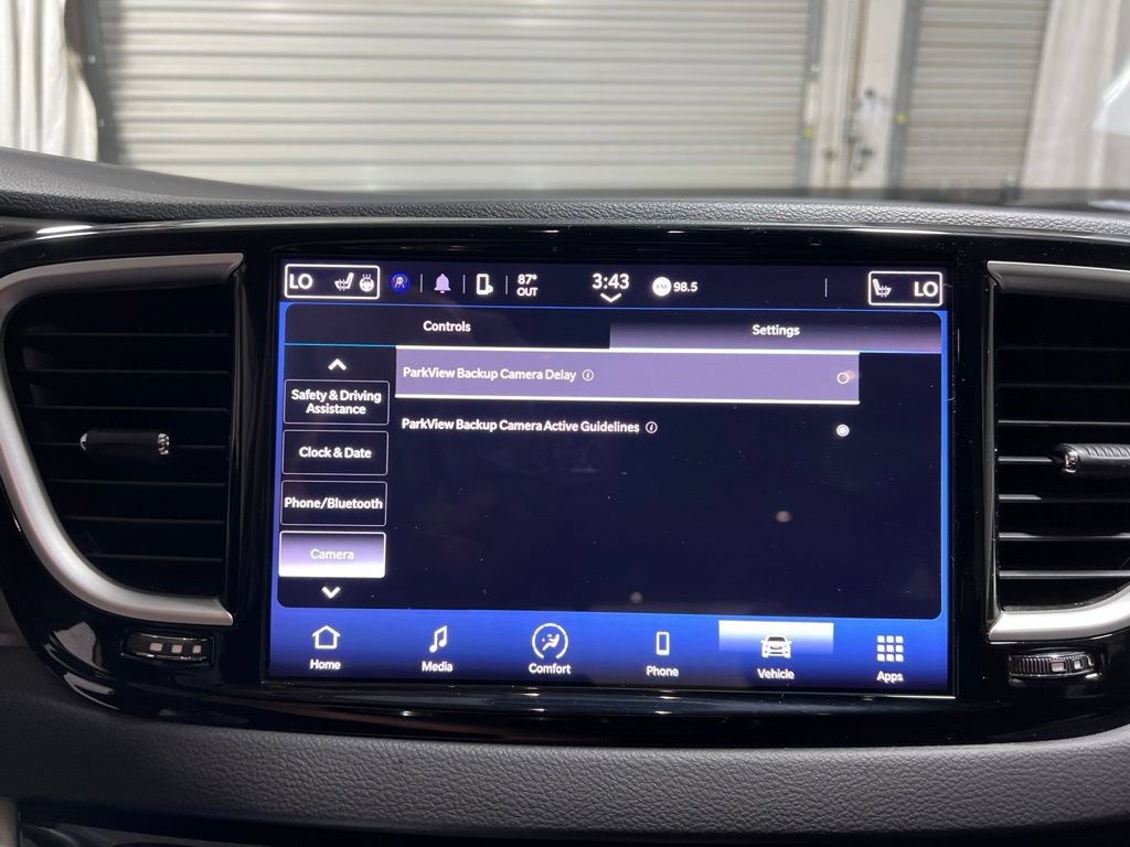 Used 2023 Chrysler Pacifica Touring-L FWD image 31