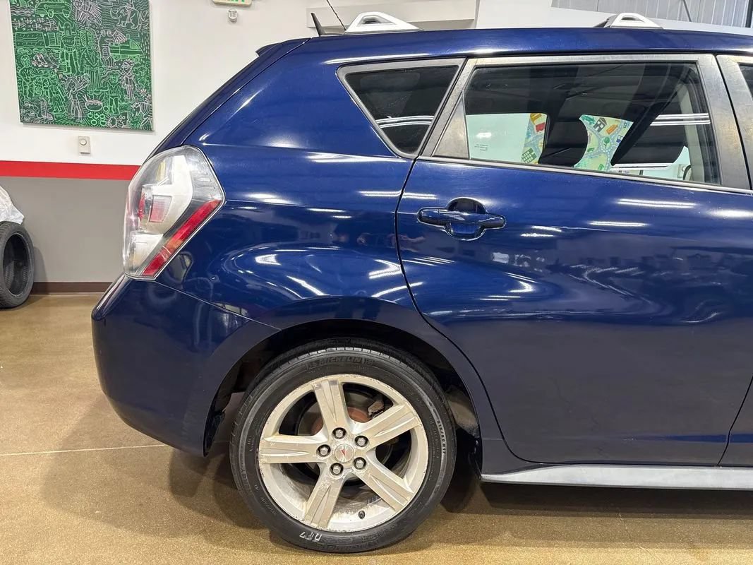 Used 2010 Pontiac Vibe AWD w/ Sun And Sound Package image 31
