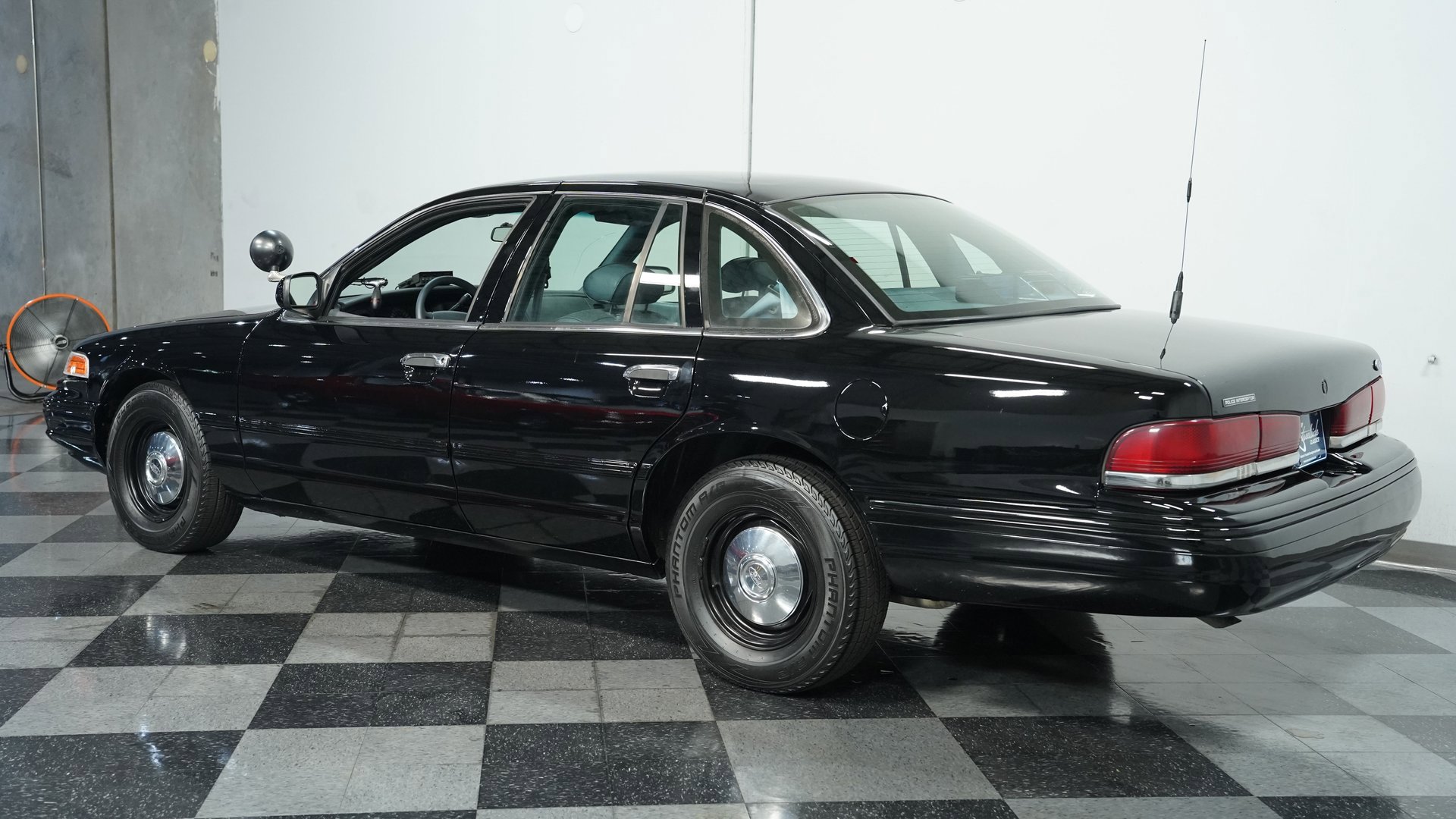Used 1997 Ford Crown Victoria Police Interceptor image 7