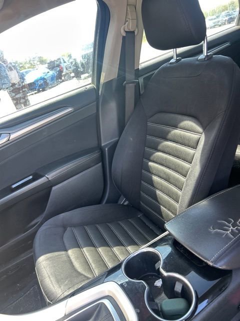 Used 2014 Ford Fusion SE FWD image 31