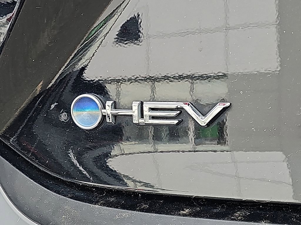 Used 2025 Toyota Camry SE FWD image 30