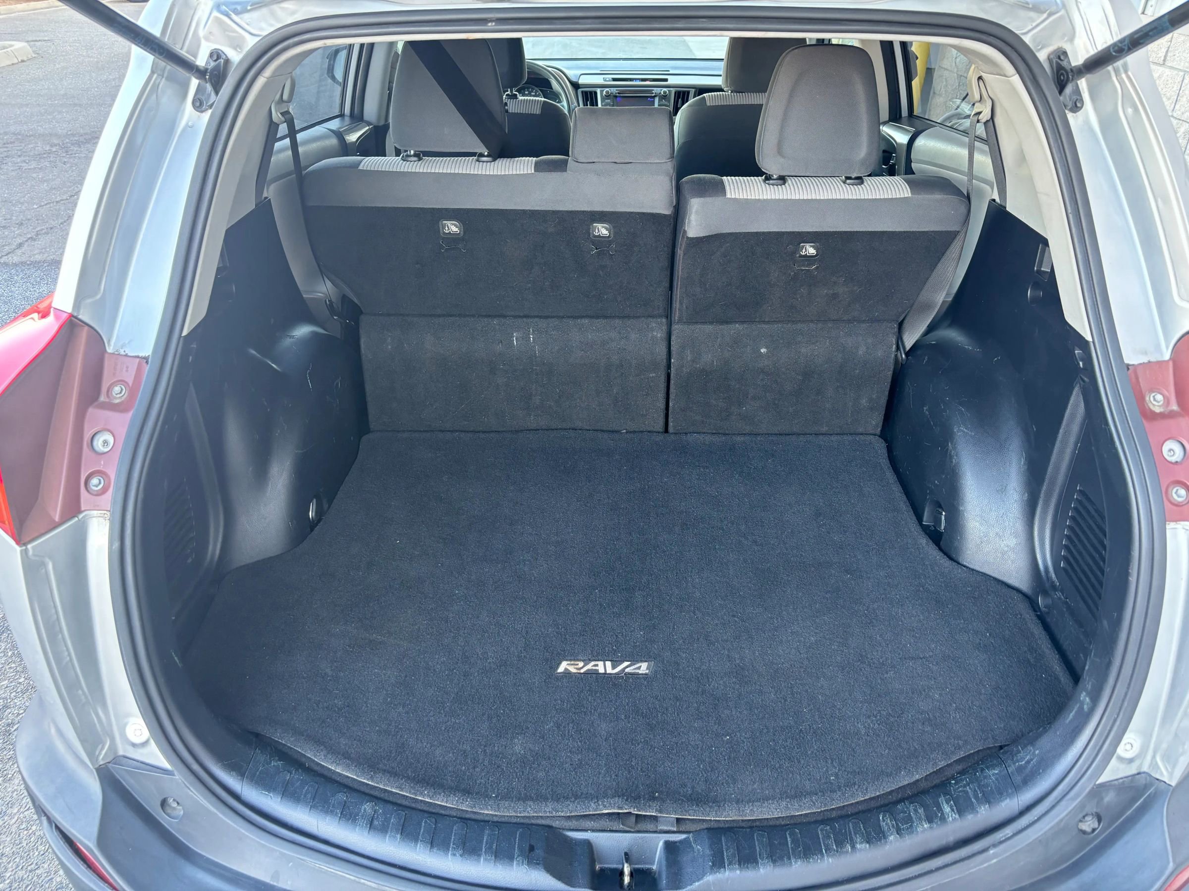 Used 2013 Toyota RAV4 LE image 19