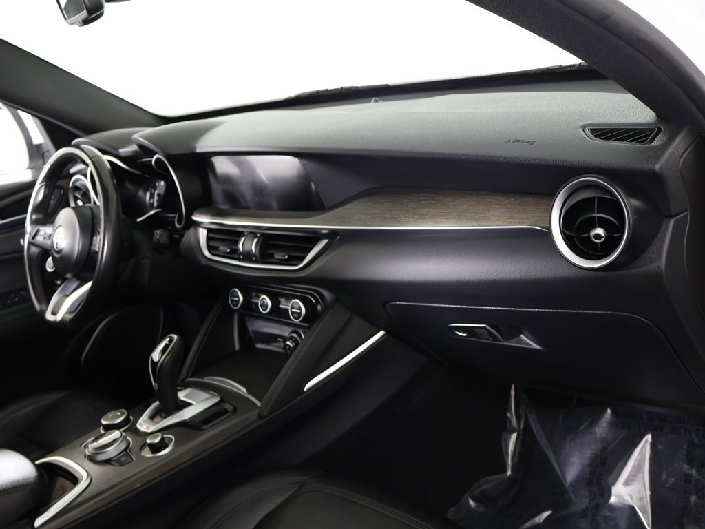 Used 2022 Alfa Romeo Stelvio Ti image 29