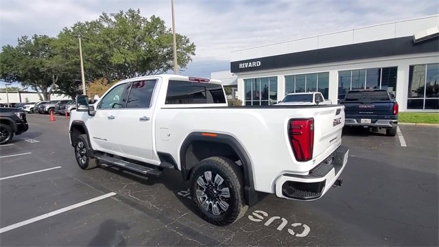 Used 2024 GMC Sierra 3500 Denali image 6