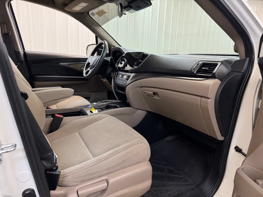 Used 2021 Honda Pilot EX image 32