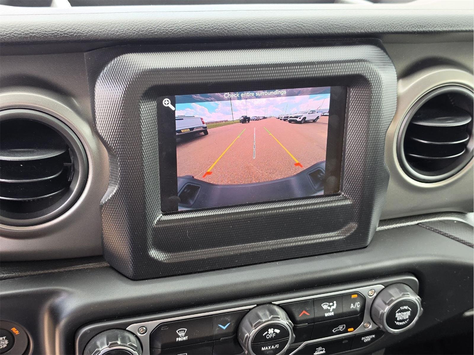 Used 2023 Jeep Gladiator Sport AWD/4WD image 10