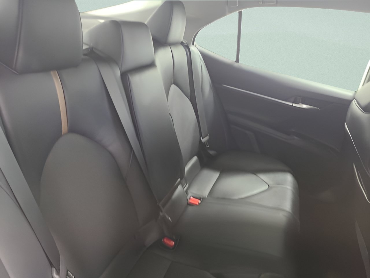 Used 2020 Toyota Camry XLE FWD image 14