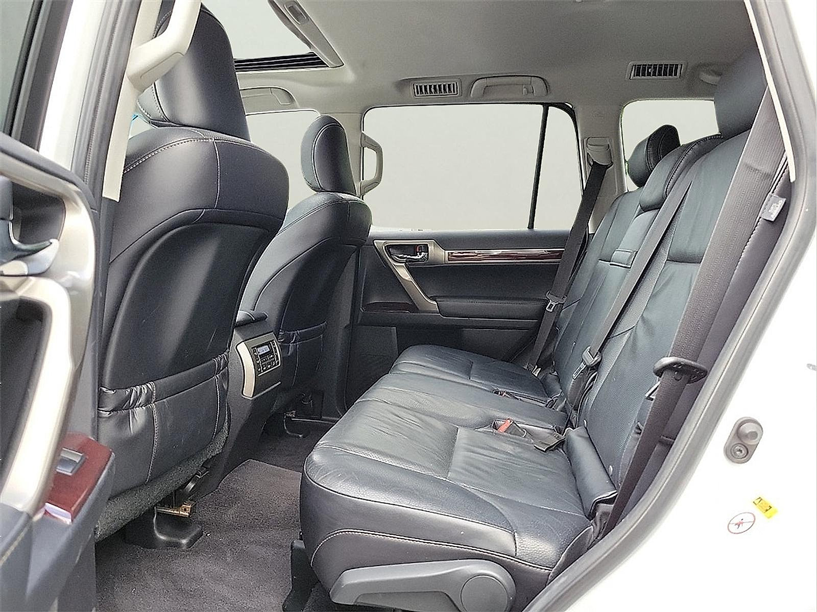 Used 2015 Lexus GX 460 w/ Premium Package AWD/4WD image 28