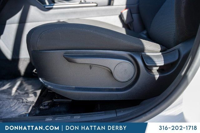 Used 2024 Kia Sportage LX image 18