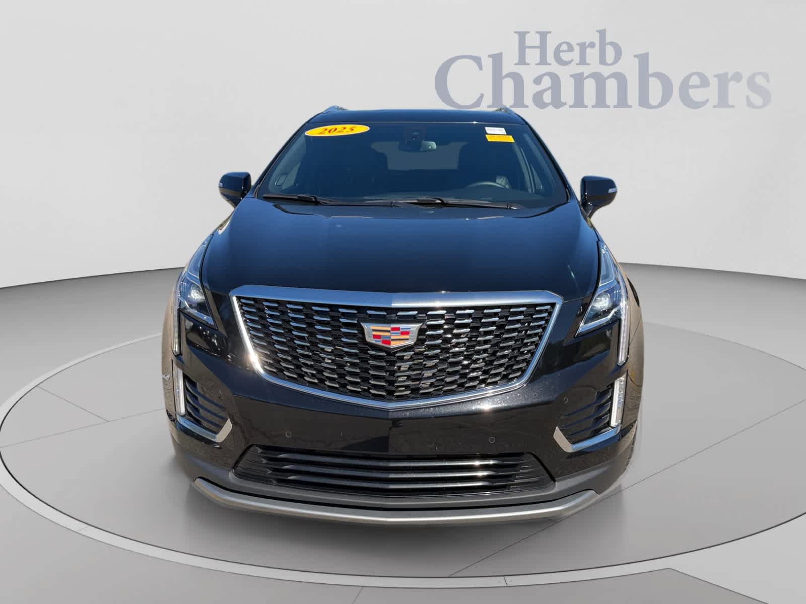 Used 2025 Cadillac XT5 Premium Luxury AWD/4WD image 2