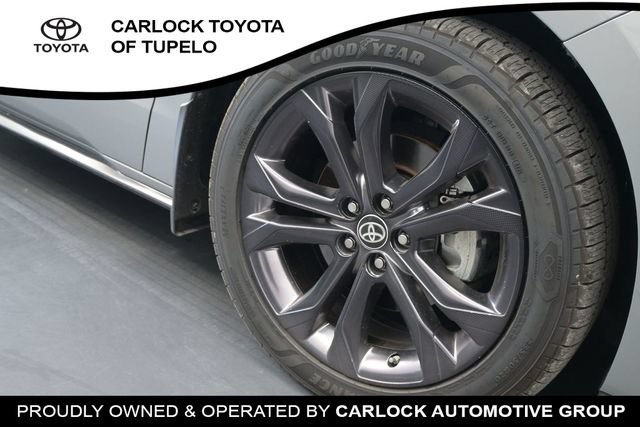 Used 2024 Toyota Sienna XSE FWD image 17