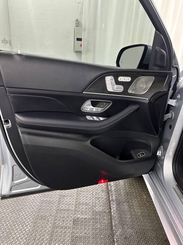Used 2024 Mercedes-Benz GLE 450 4MATIC w/ AMG Line Exterior image 8