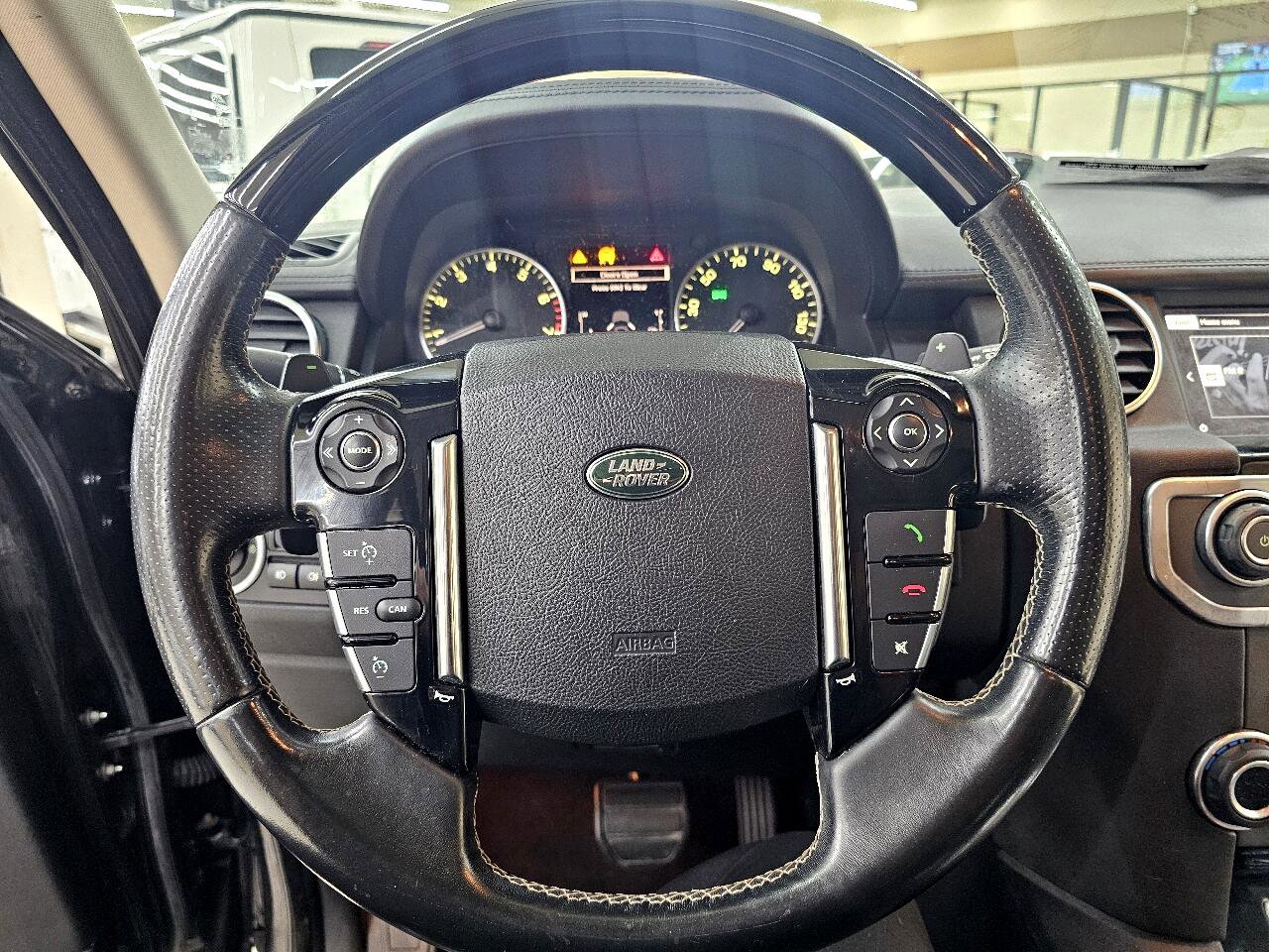 Used 2016 Land Rover LR4 HSE LUX image 30