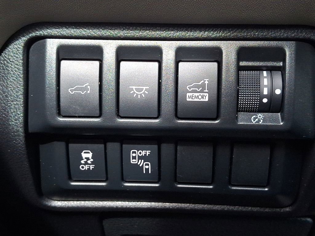 Used 2021 Subaru Ascent Limited w/ Technology Package image 30