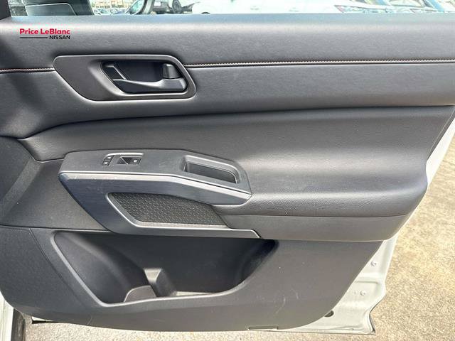 Used 2024 Nissan Pathfinder Rock Creek AWD/4WD image 13