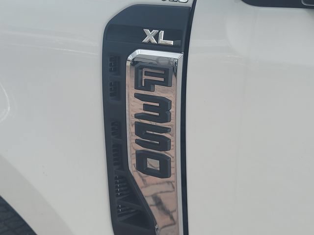 New 2026 Ford F350 XL w/ XL Chrome Package AWD/4WD image 9