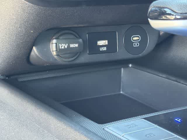 Certified 2024 Hyundai Elantra SEL FWD image 23