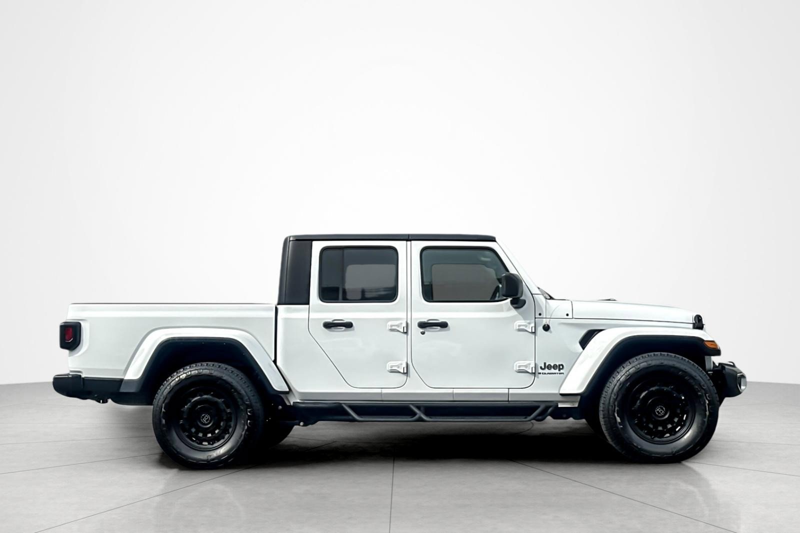 Used 2023 Jeep Gladiator Overland image 6