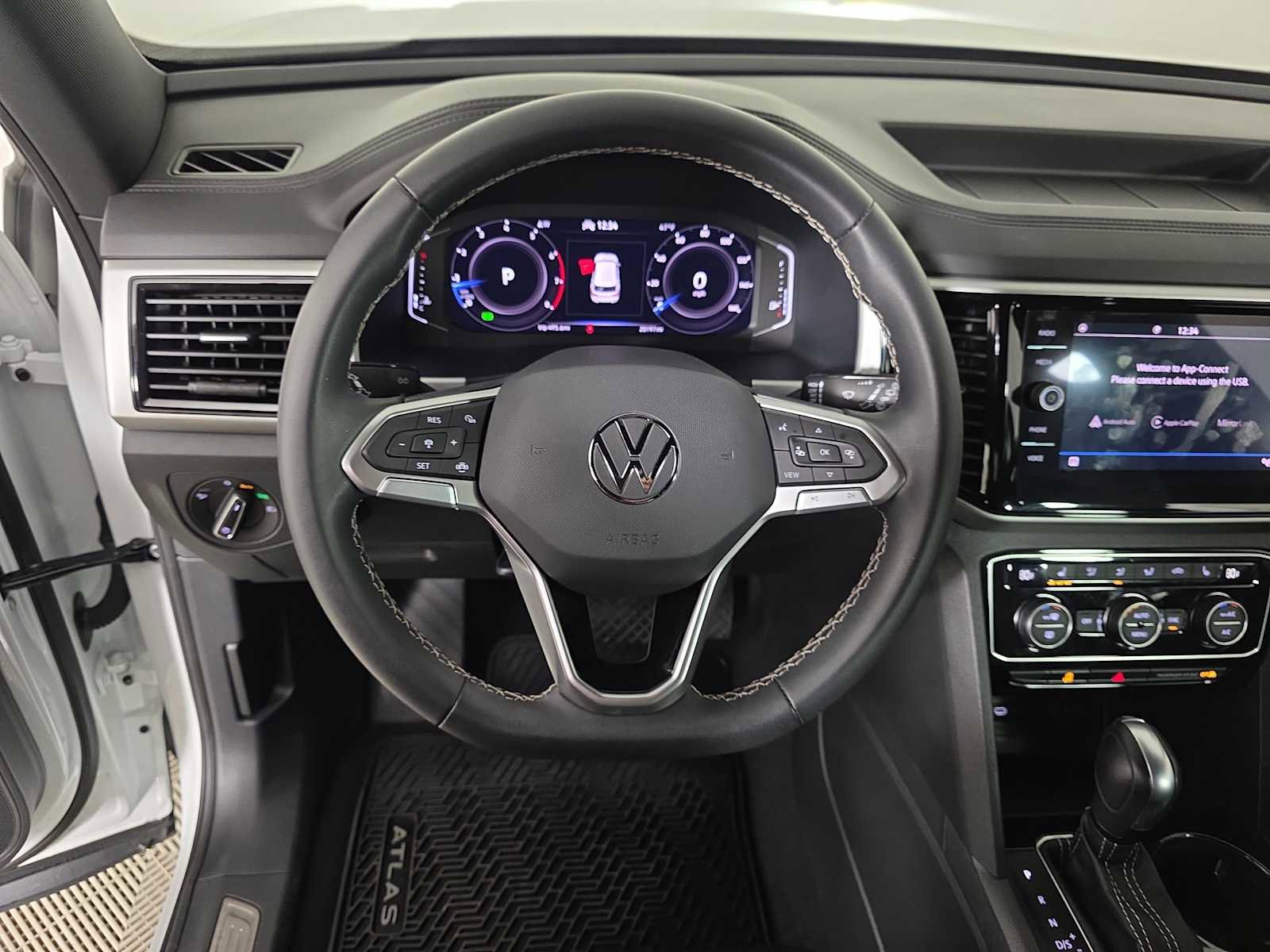 Used 2023 Volkswagen Atlas Cross Sport SE w/ Panoramic Sunroof Package image 12