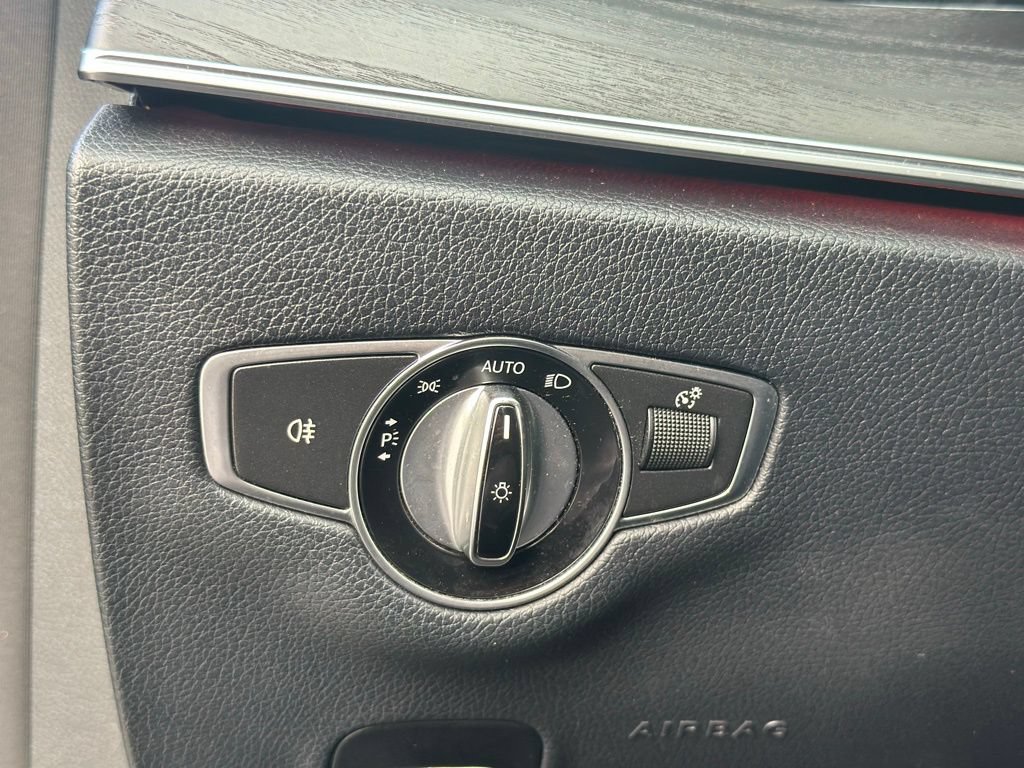 Used 2017 Mercedes-Benz E 300 4MATIC image 31