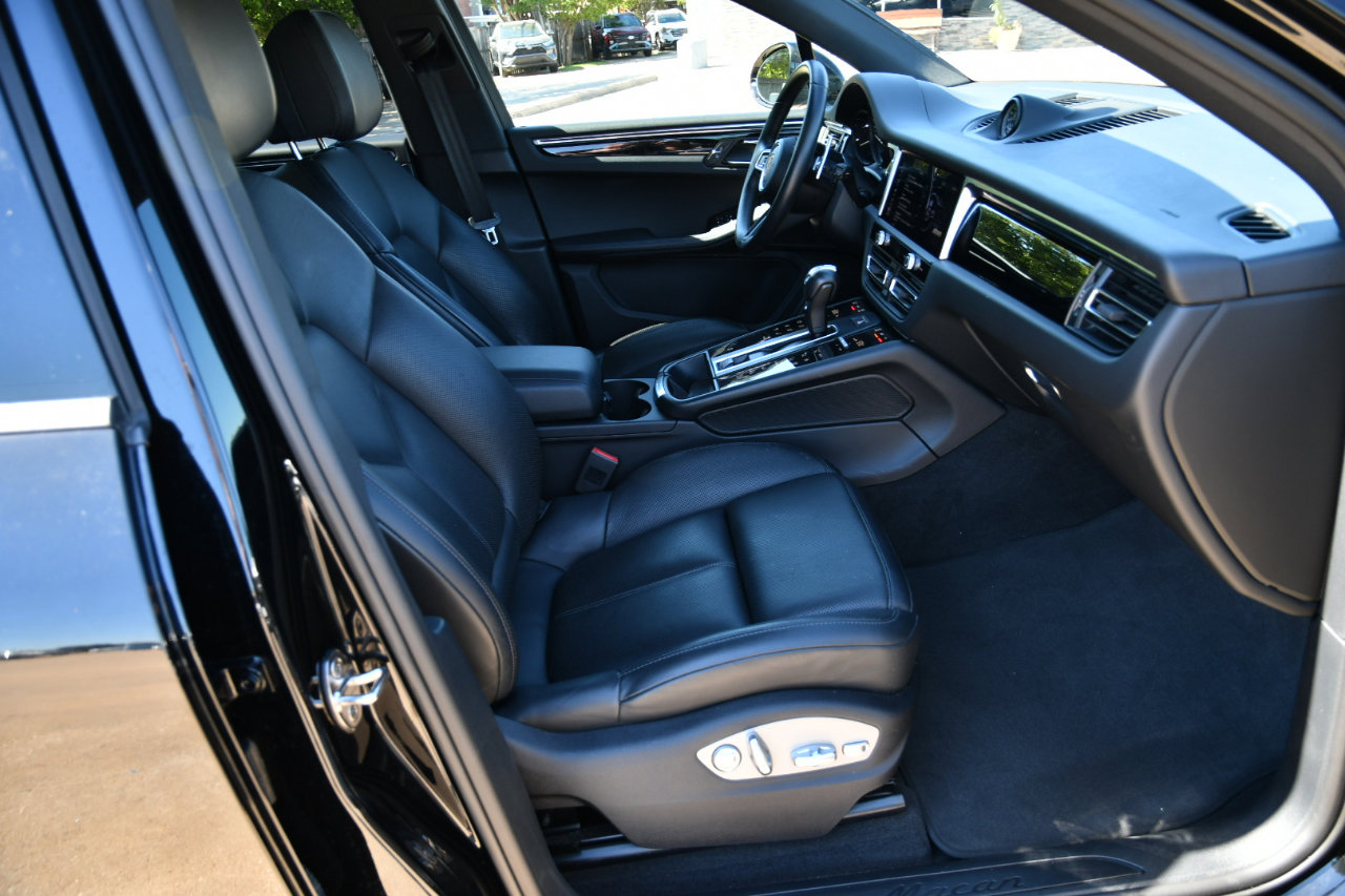 Used 2024 Porsche Macan image 26