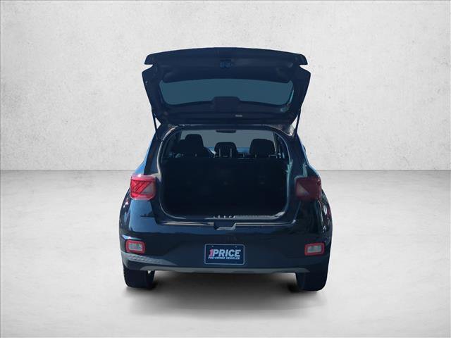 Used 2021 Hyundai Venue SEL w/ Premium Package FWD image 6