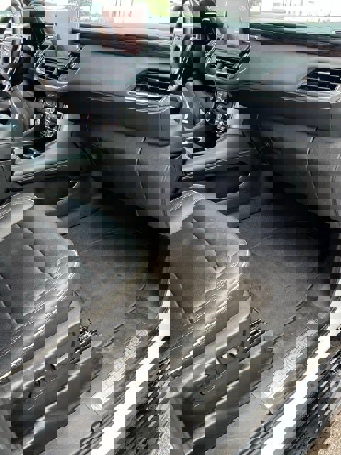 Used 2023 Chevrolet Suburban Premier image 16