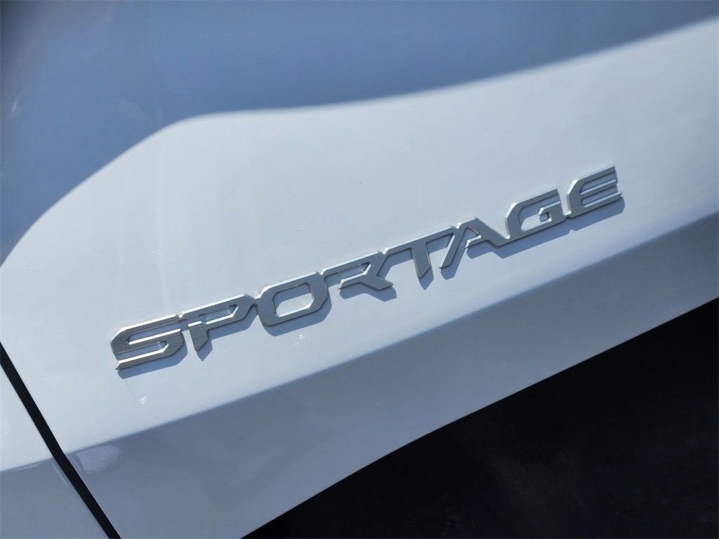 New 2026 Kia Sportage SX image 8