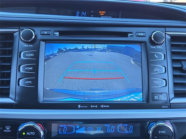 Used 2018 Toyota Highlander SE image 26