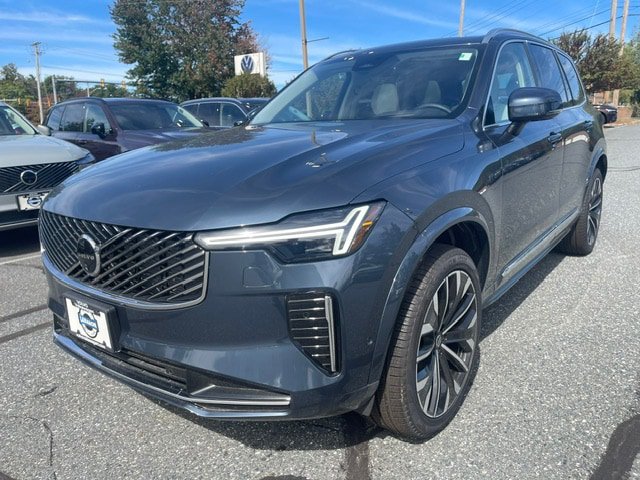 New 2026 Volvo XC90 B6 Ultra w/ Protection Package