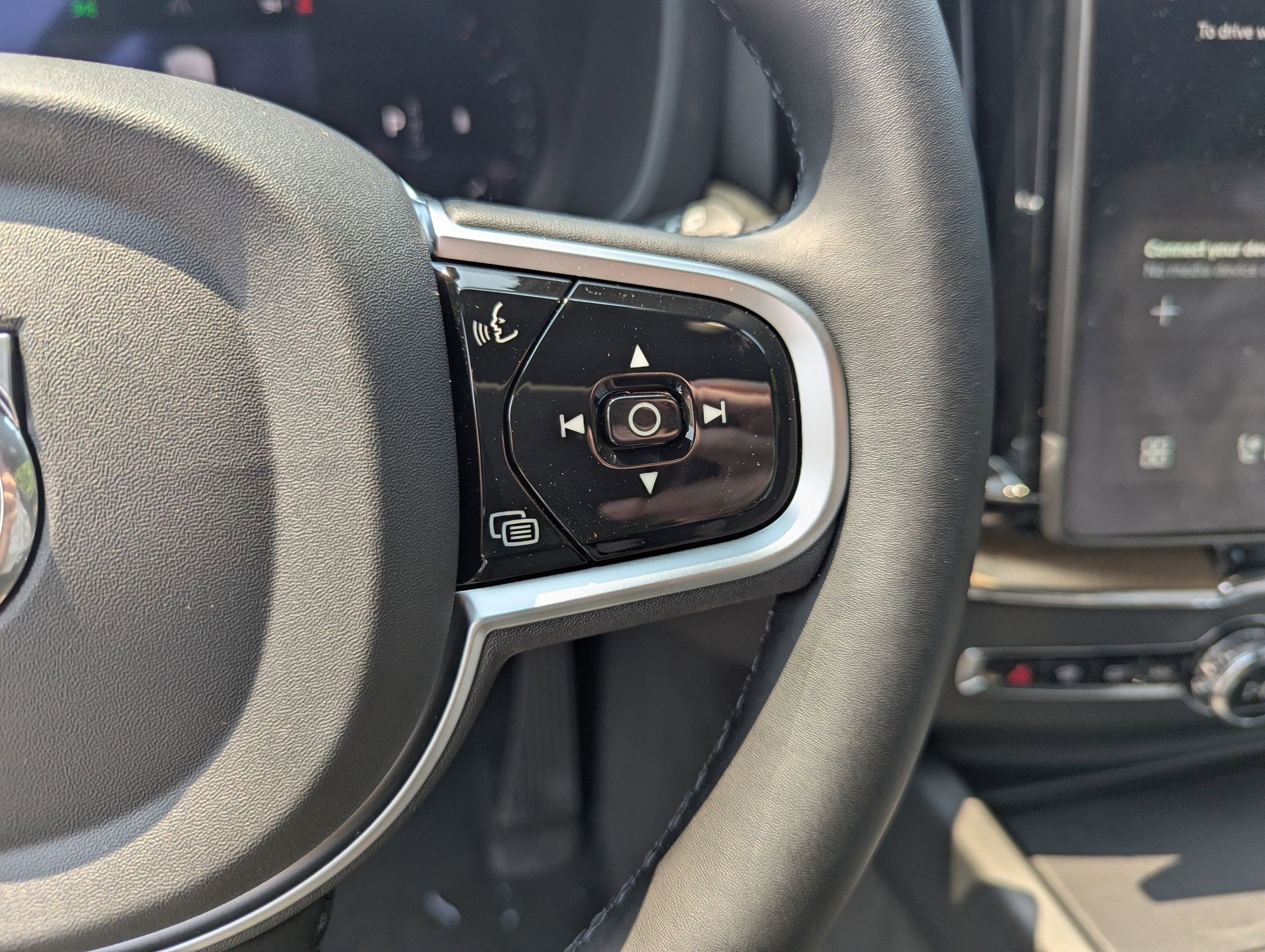 New 2026 Volvo XC60 B5 Plus w/ Protection Package Premier image 12