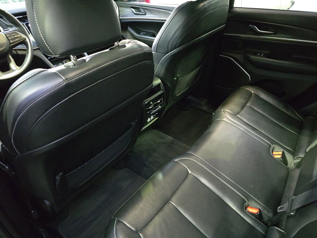 Used 2022 Jeep Grand Cherokee Limited image 14